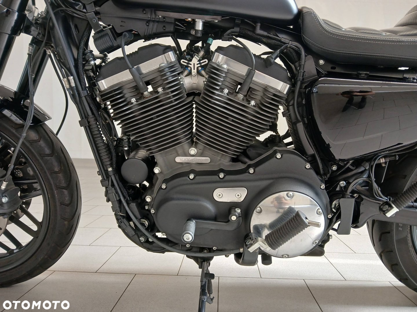 Harley-Davidson Sportster Roadster 1200R - 13