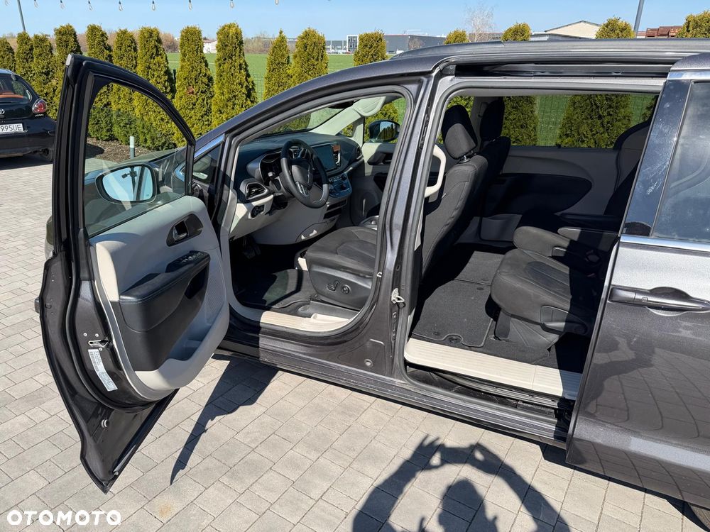 Chrysler Pacifica - 9