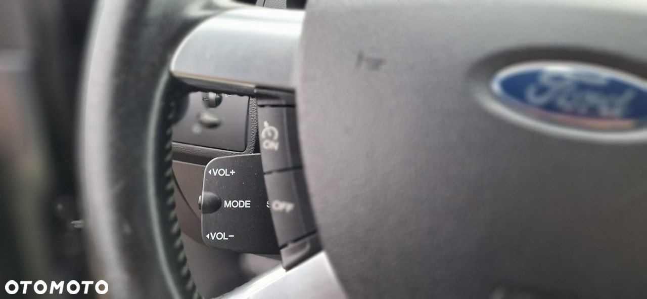 Ford Kuga - 16