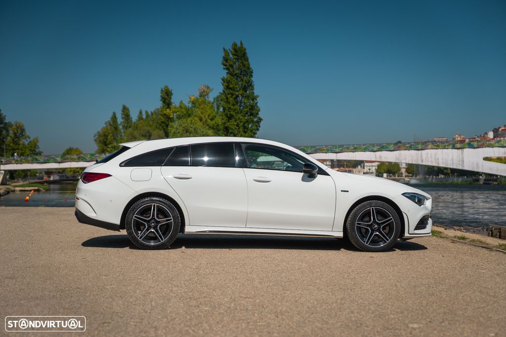 Mercedes-Benz CLA 250 e Shooting Brake AMG Line — photo 2
