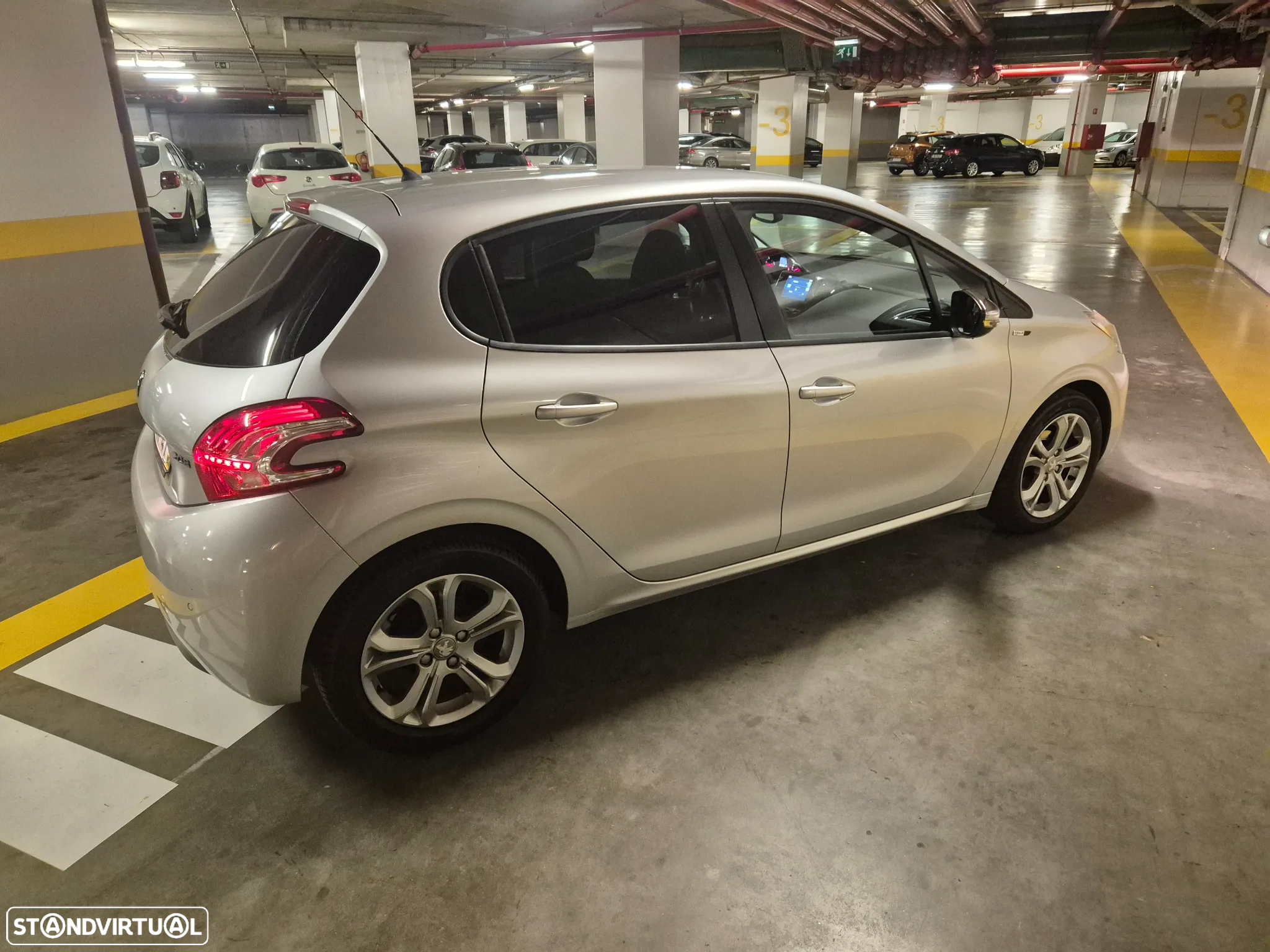 Peugeot 208 1.4 HDi SE Style - 9