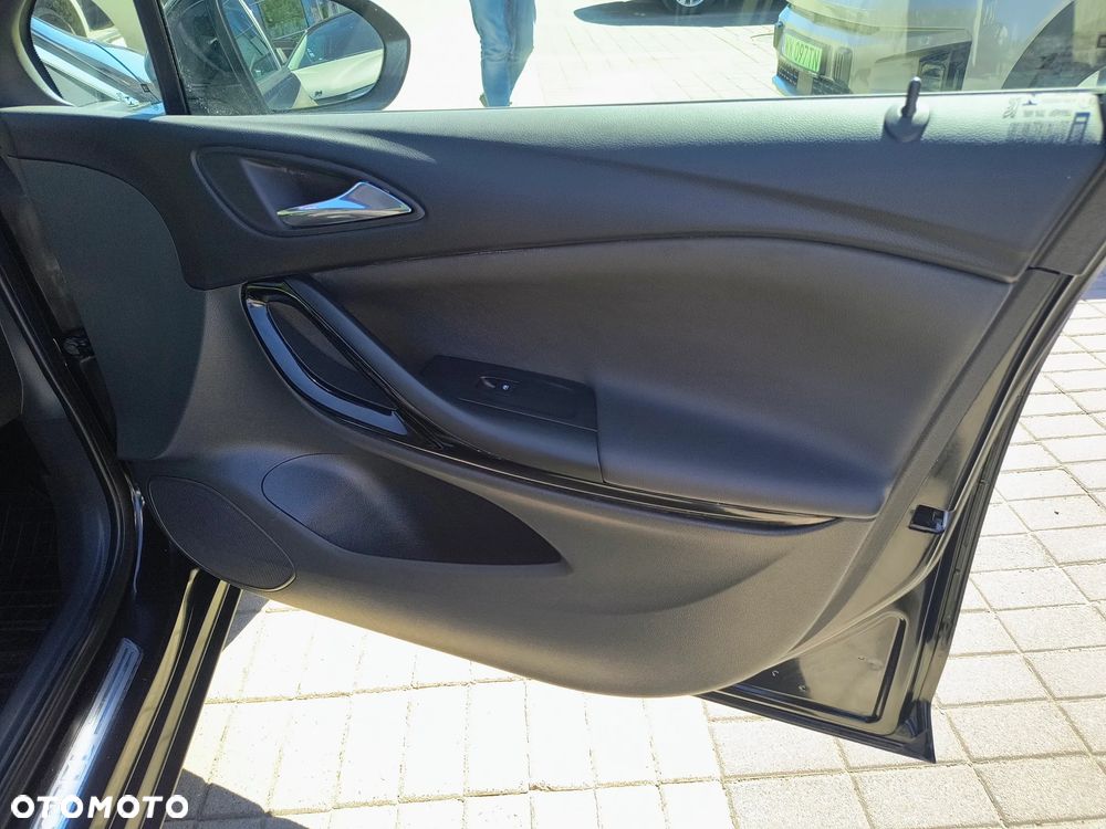 Opel Astra 1.6 T Elite S&S - 18