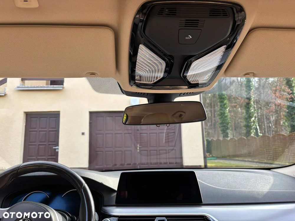 BMW Seria 5 520d M Sport - 36