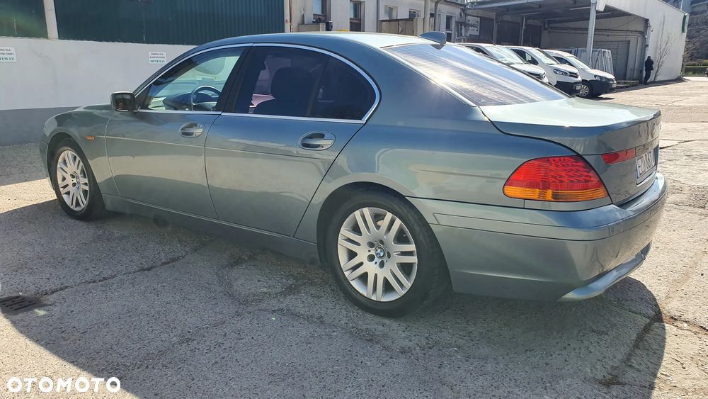BMW Seria 7 735i - 4