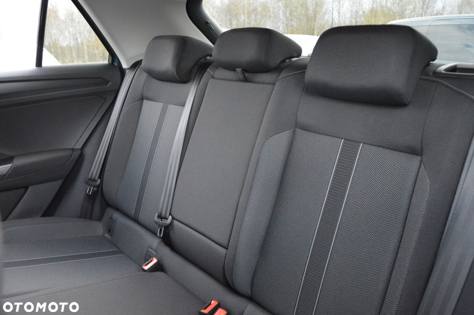 Volkswagen T-Roc - 16