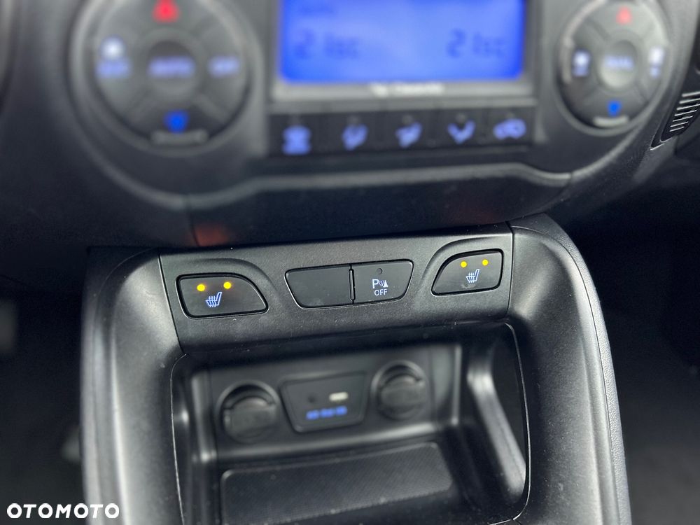 Hyundai ix35 1.7 CRDi 2WD blue Finale Silver - 25