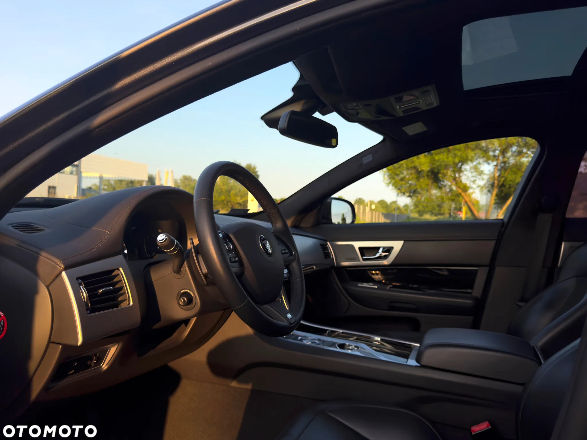 Jaguar XF 3.0 TDV6 R-Sport - 17