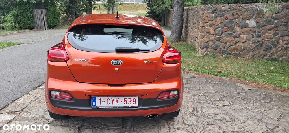 Kia Ceed 1.6 GDI ISG Platinum Edition - 27