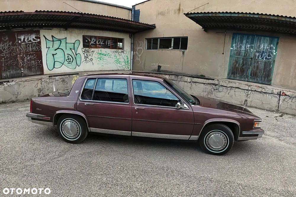 Cadillac Deville - 7