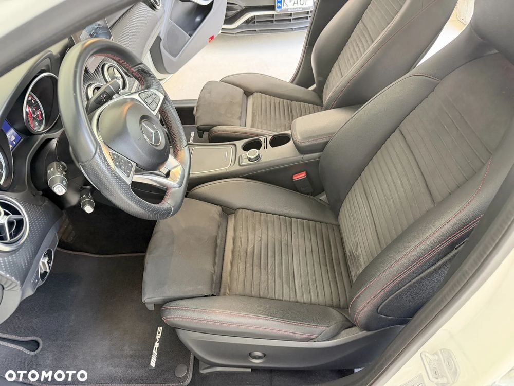 Mercedes-Benz Klasa A 220 4-Matic AMG Line - 8