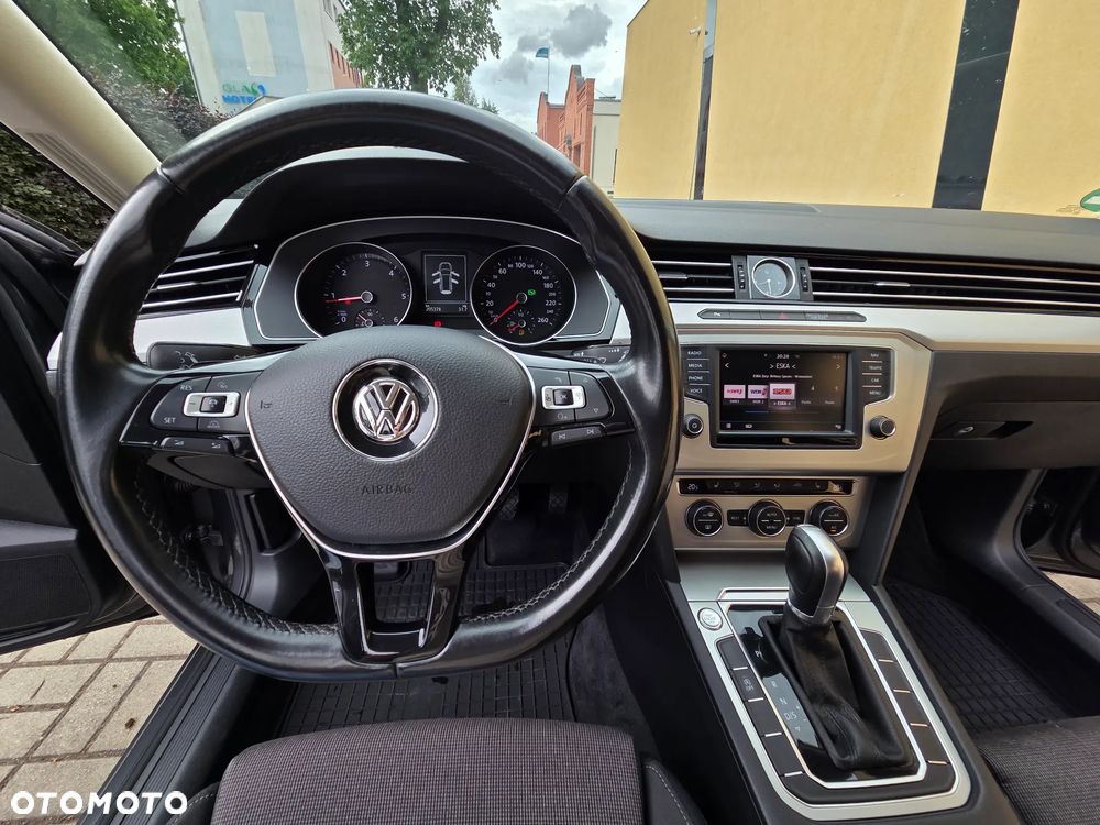 Volkswagen Passat 2.0 TDI SCR DSG Comfortline - 33
