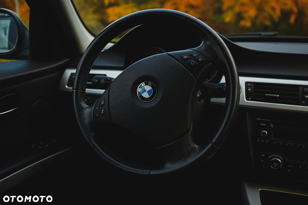 BMW Seria 3 318i - 19