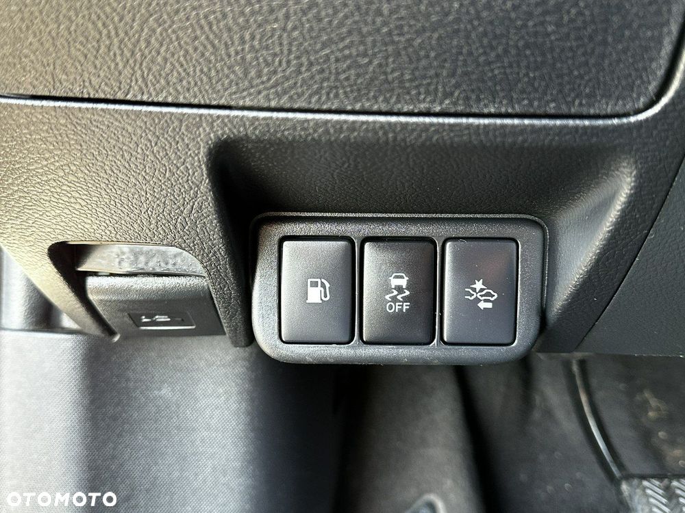 Toyota Avensis 1.8 Premium - 18