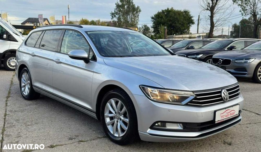 Volkswagen Passat - 12