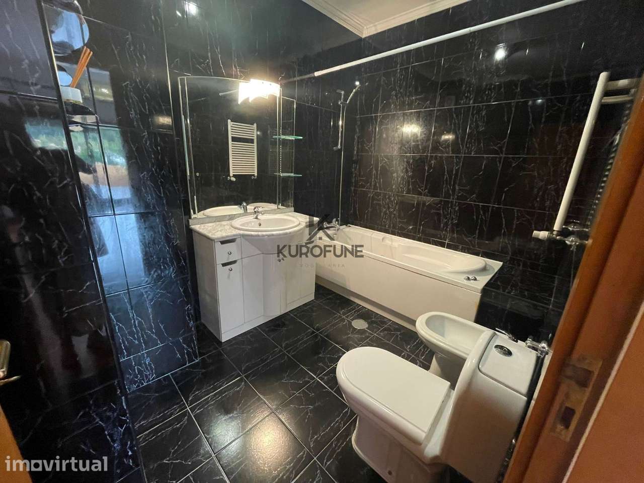 APARTAMENTO T2 PROXIMO À PRAIA DA MADALENA - Grande imagem: 5/24