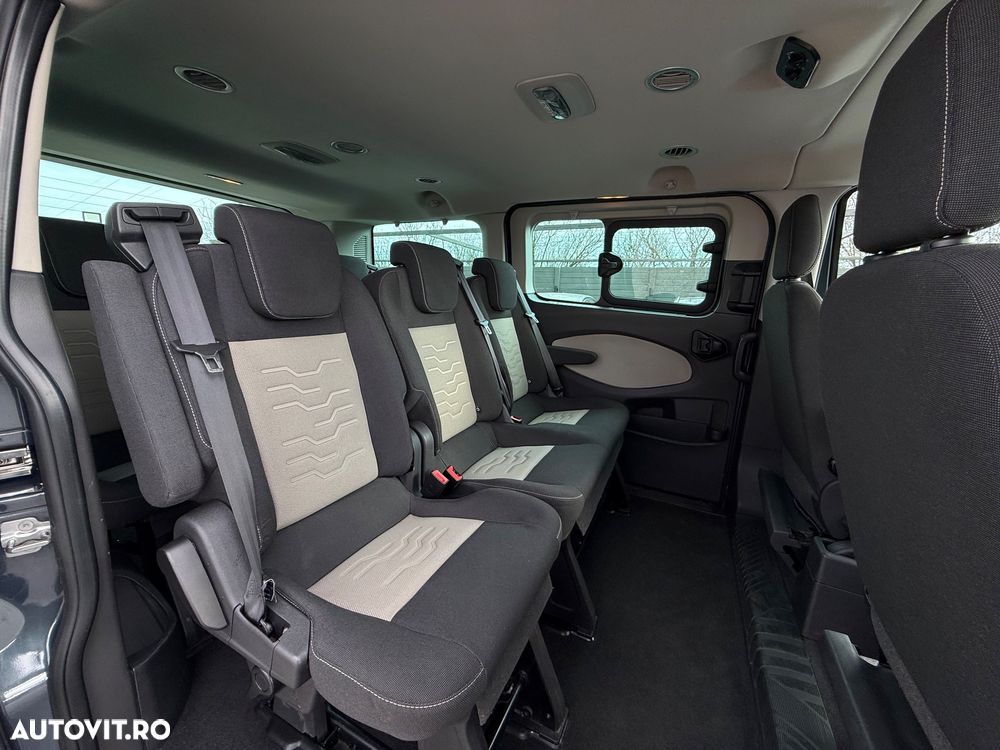 Ford Tourneo Custom - 13