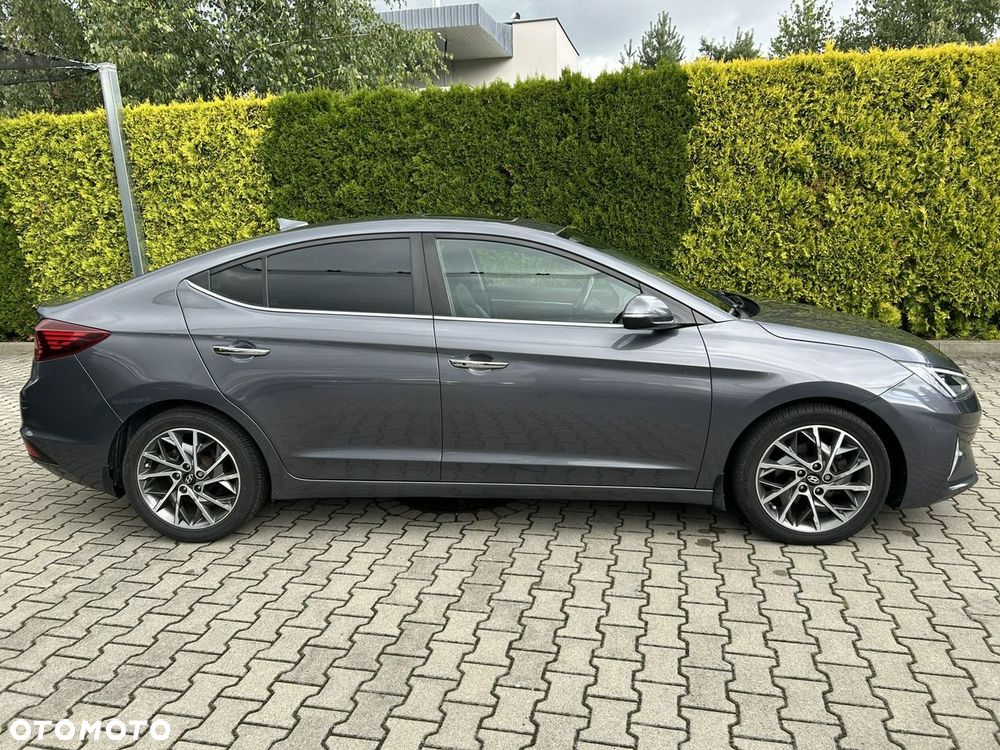 Hyundai Elantra - 3