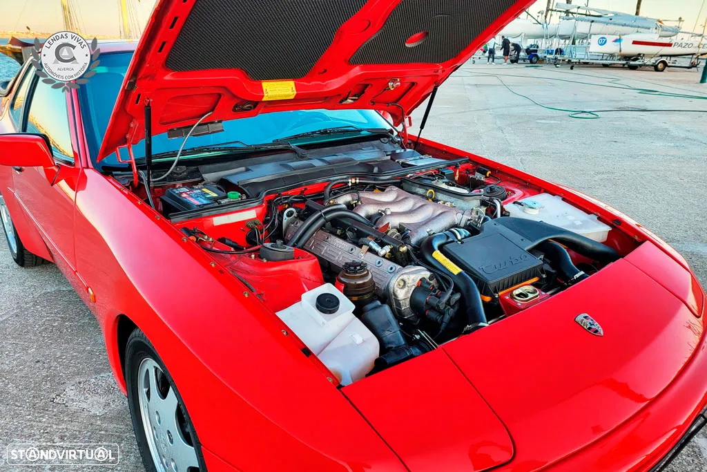 Porsche 944 Turbo S - 30