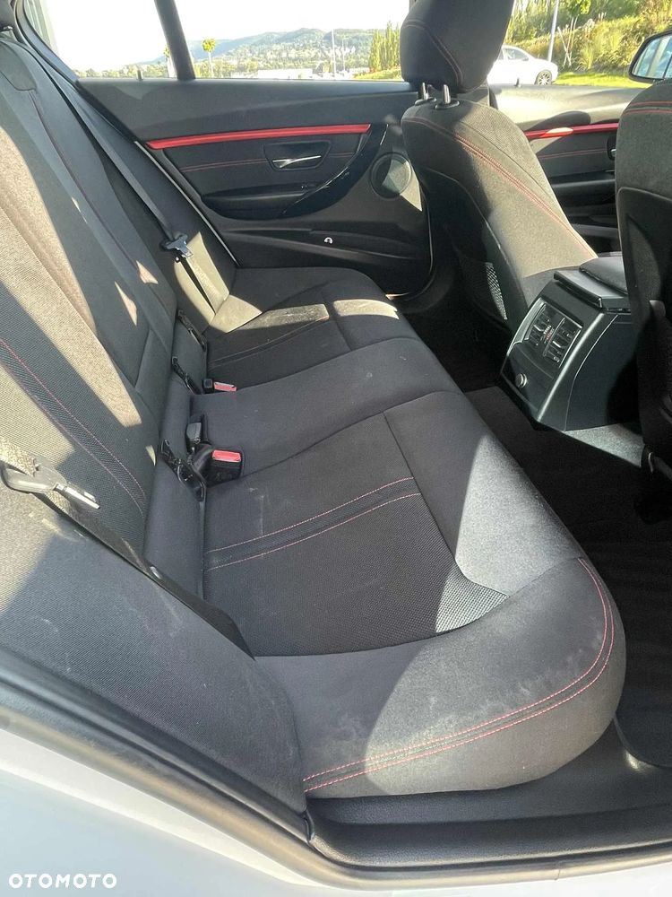 BMW Seria 3 318d Sport Line - 6