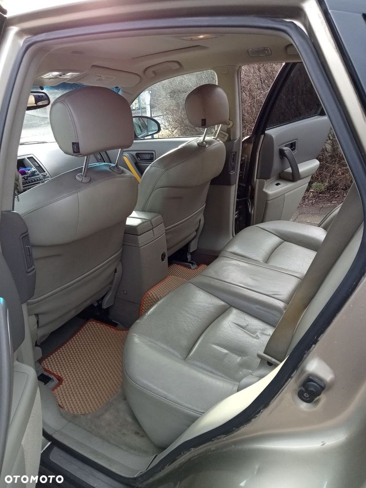 Infiniti FX - 8