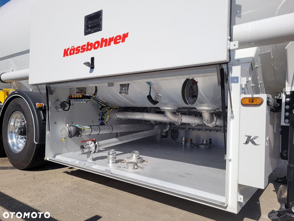 Kassbohrer STB 39 Cysterna Paliwowa - 4