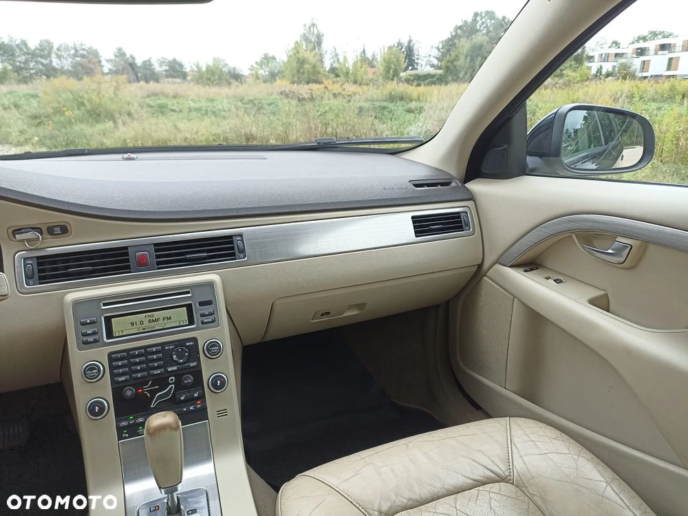 Volvo V70 D5 Momentum - 17
