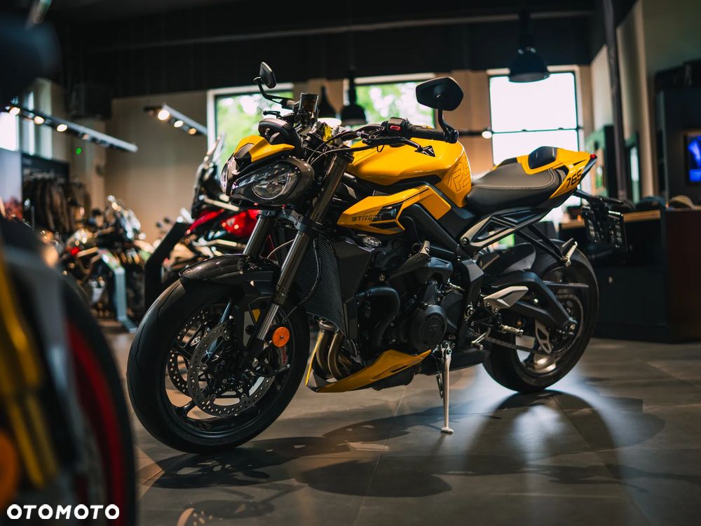 Triumph Street Triple - 23