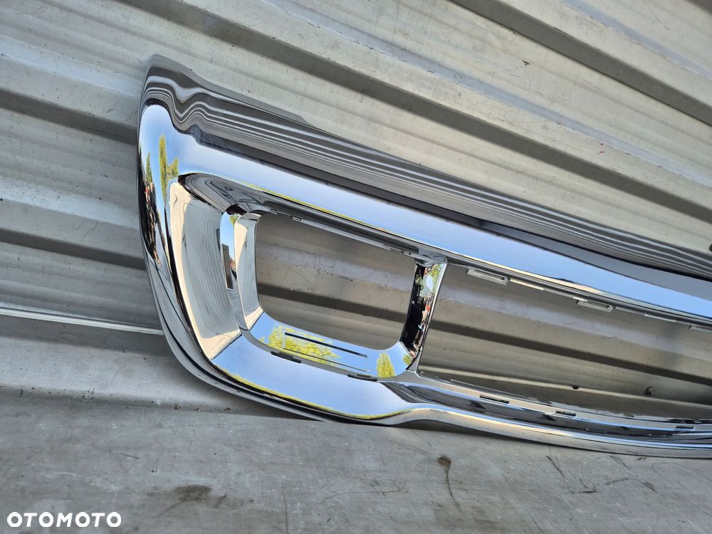 Atrapa zderzaka Jeep Grand Cherokee WK2 Lift 5YD18TRMAA - 2