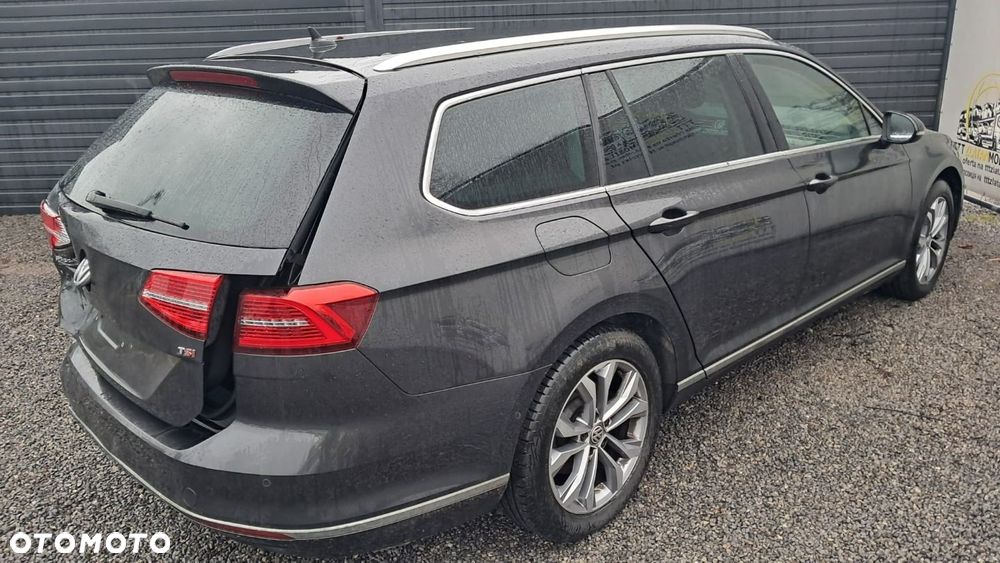 Volkswagen Passat - 12