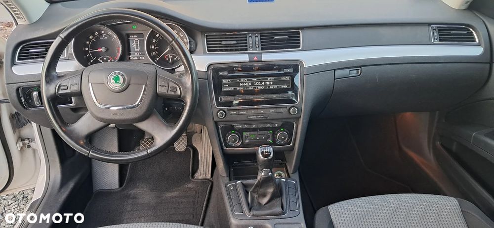 Skoda Superb 2.0 TDI Comfort - 24