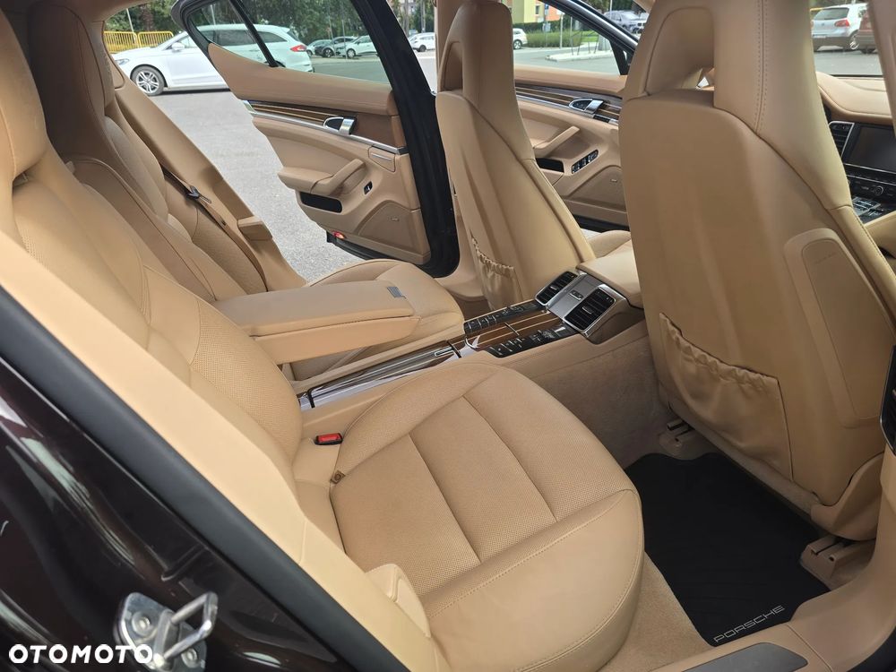 Porsche Panamera Turbo - 17