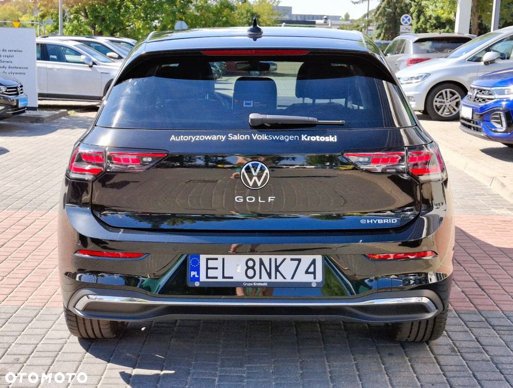 Volkswagen Golf - 6