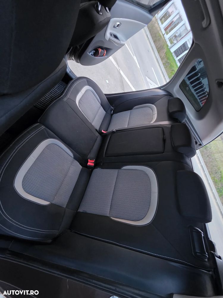 Kia Ceed 1.6 GDI DCT Platinum Edition - 12