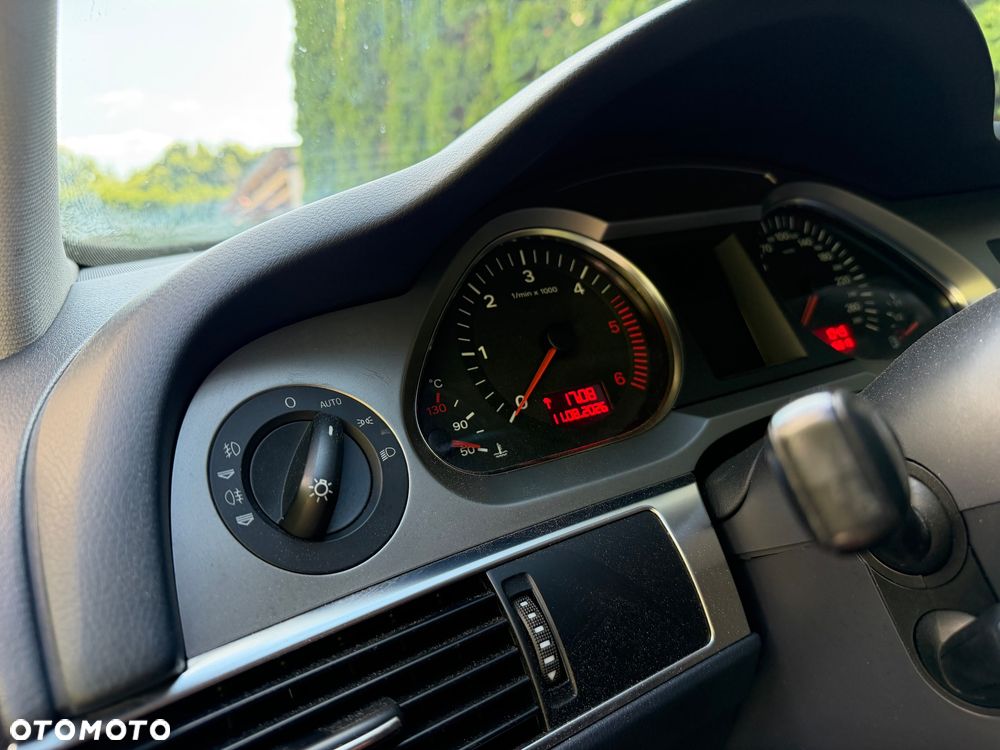 Audi A6 Avant 2.0 TDI Multitronic - 26