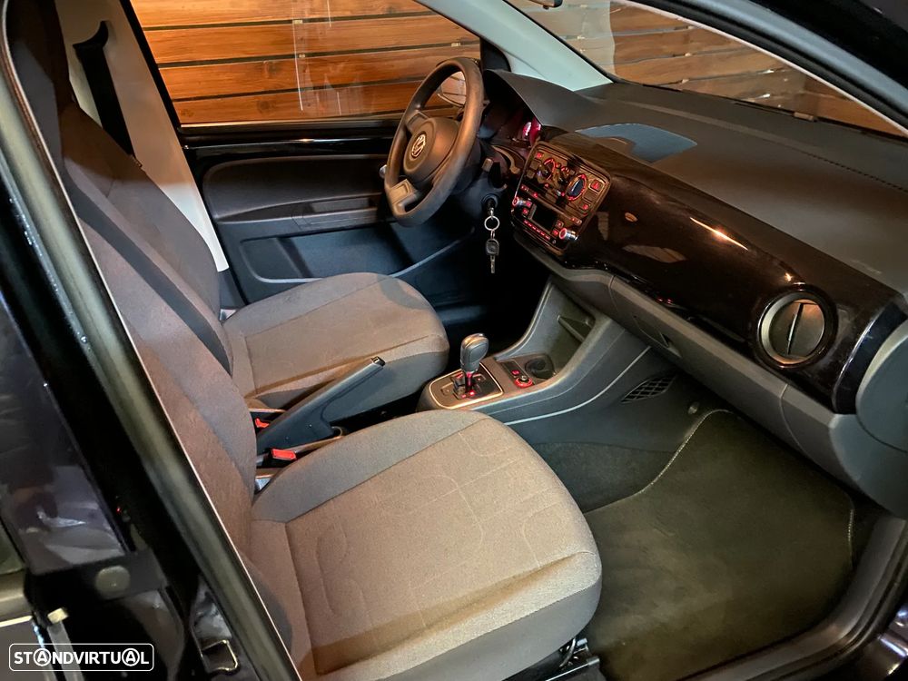 VW Up! 1.0 BlueMotion Move Auto - 5