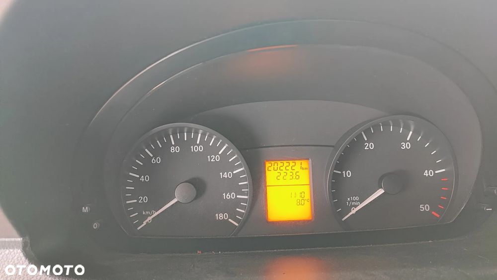 Mercedes-Benz Sprinter - 6