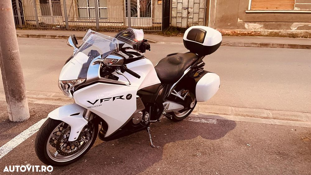 Honda VFR 1200F - 1