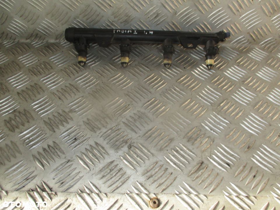 Listwa wtryskowa wtryskiwacze Skoda Fabia I 1.4B 16V - 1