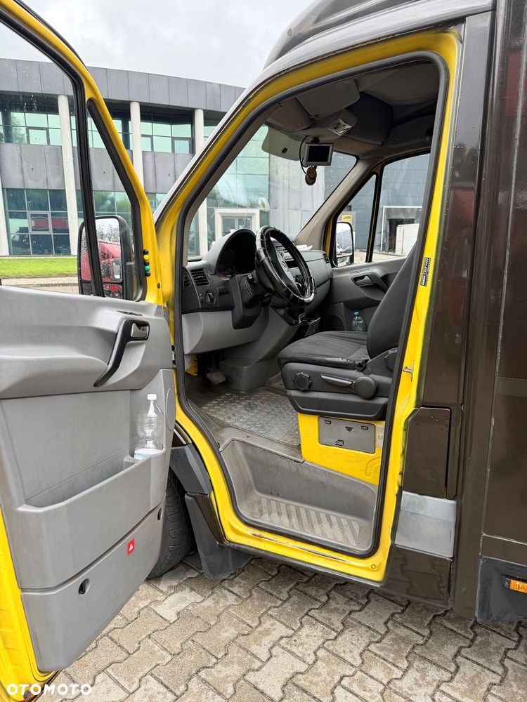 Mercedes-Benz Sprinter - 14