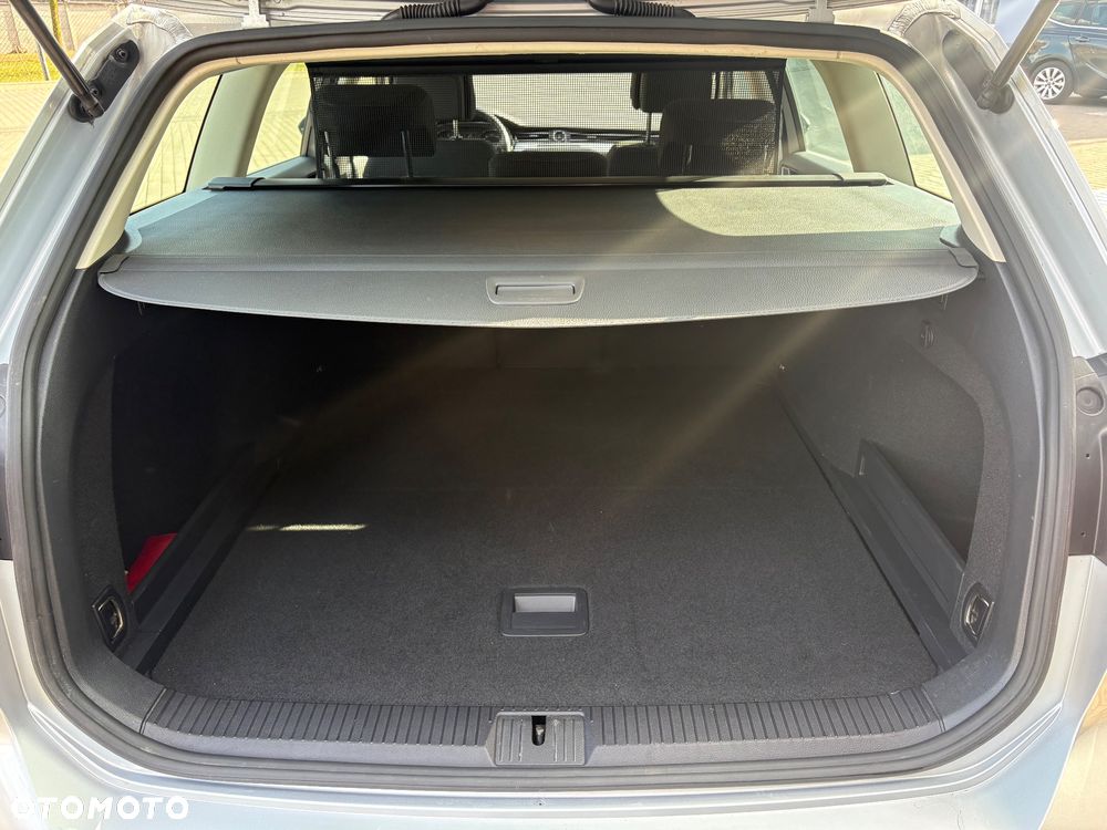 Volkswagen Passat 2.0 TDI SCR Business - 11