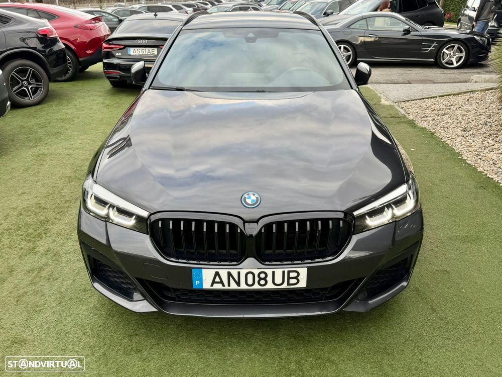 BMW 530 e Pack Desportivo M - 8