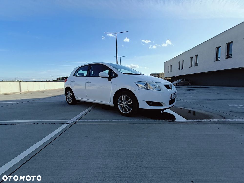 Toyota Auris 1.6 Sol - 2