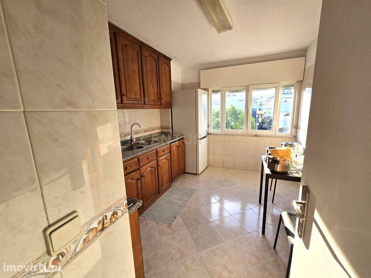 T2 espaçoso mobilado na Estrada Paço do Lumiar - Grande imagem: 5/20