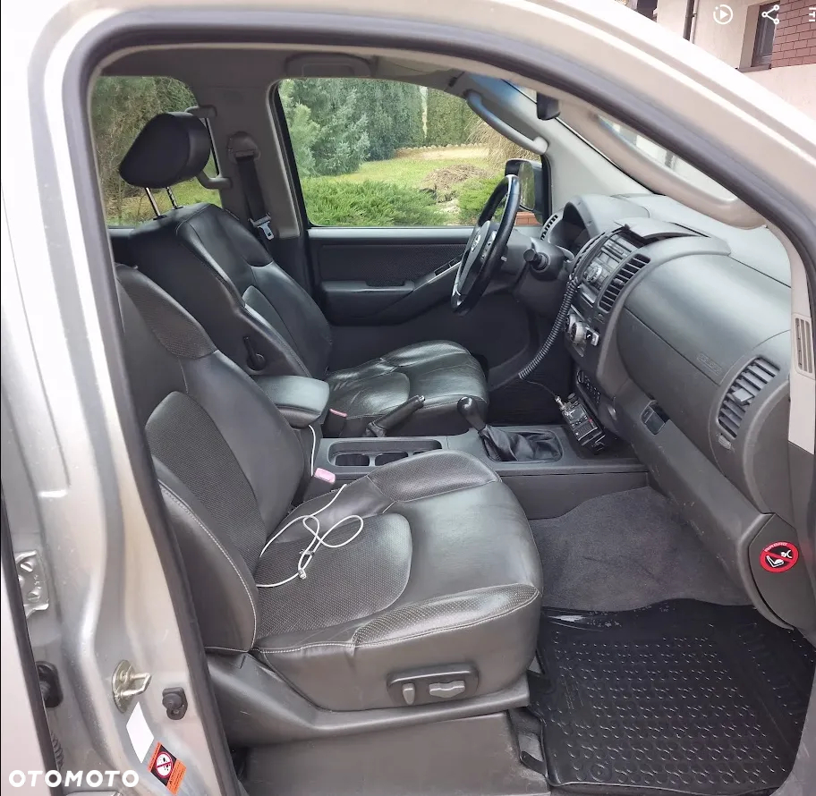 Nissan Navara 2.5 TDi Comfort / SE - 8