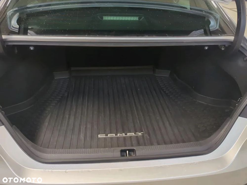 Toyota Camry 2.5 Hybrid Comfort CVT - 16