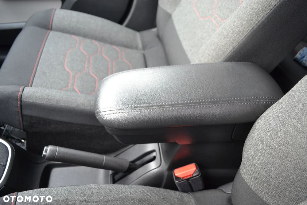 Citroën C3 1.2 PureTech GPF Shine S&S EAT6 - 25