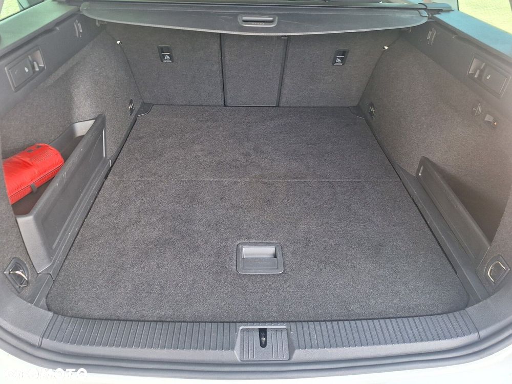 Volkswagen Passat Variant - 11