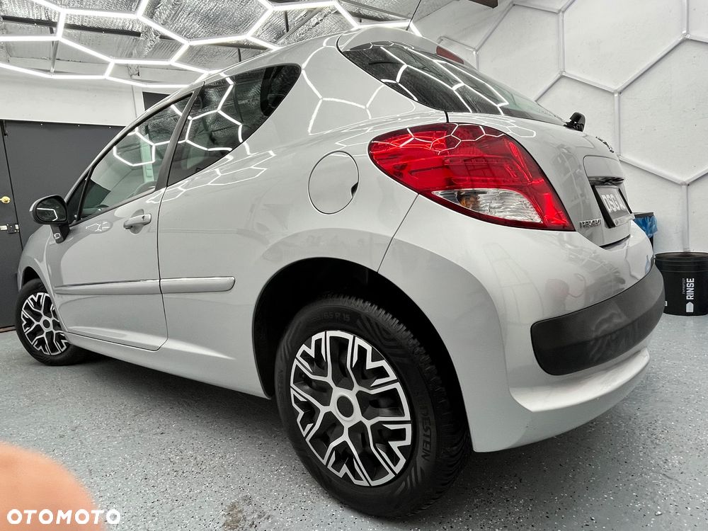 Peugeot 207 - 15