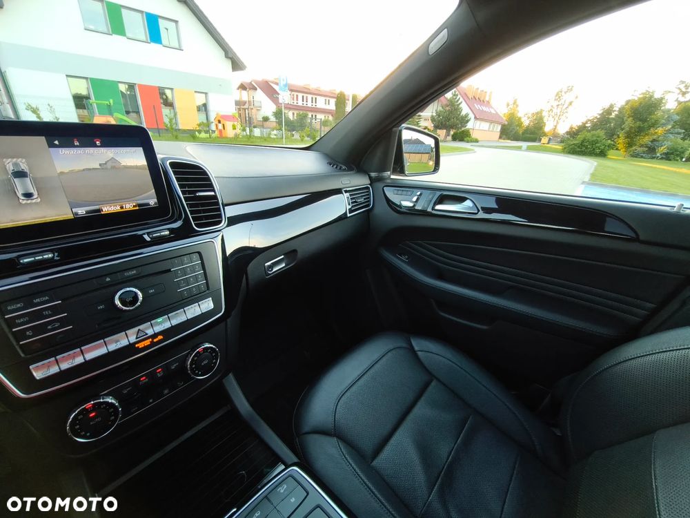 Mercedes-Benz GLE - 25