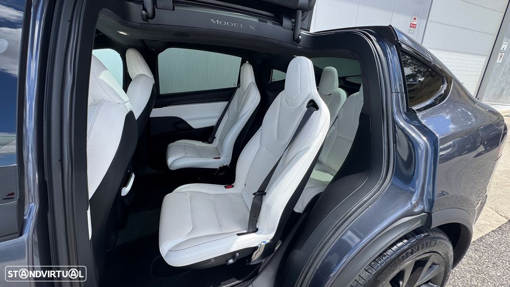 Tesla Model X Plaid AWD - 15